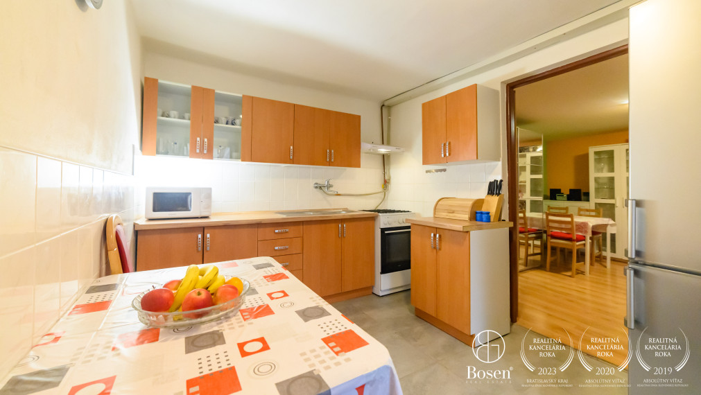 BOSEN I 3-izbový rodinný dom s rozľahlou vinicou a záhradou, Pezinok