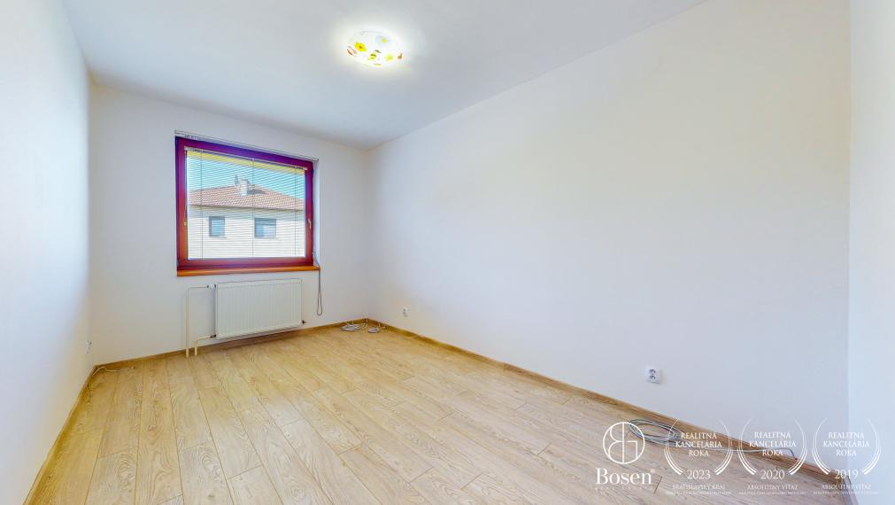 BOSEN | Moderný 4 izbový byt s 2 balkónmi v lukratívnej časti Lučenca, 100m2.