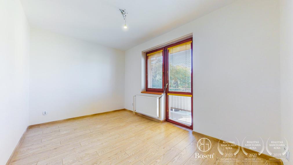 BOSEN | Moderný 4 izbový byt s 2 balkónmi v lukratívnej časti Lučenca, 100m2.