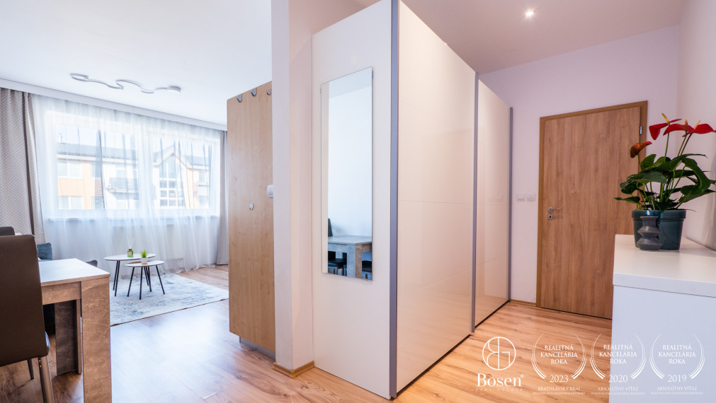 BOSEN | Prenájom kompletne zariadený 2 izbový byt s parkovacím státim,  M. R. Štefánika, Most pri Bratislave, 44 m2