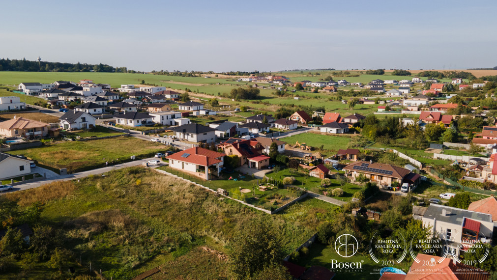 BOSEN | Stavebný pozemok, 1311 m2, Párovské Háje