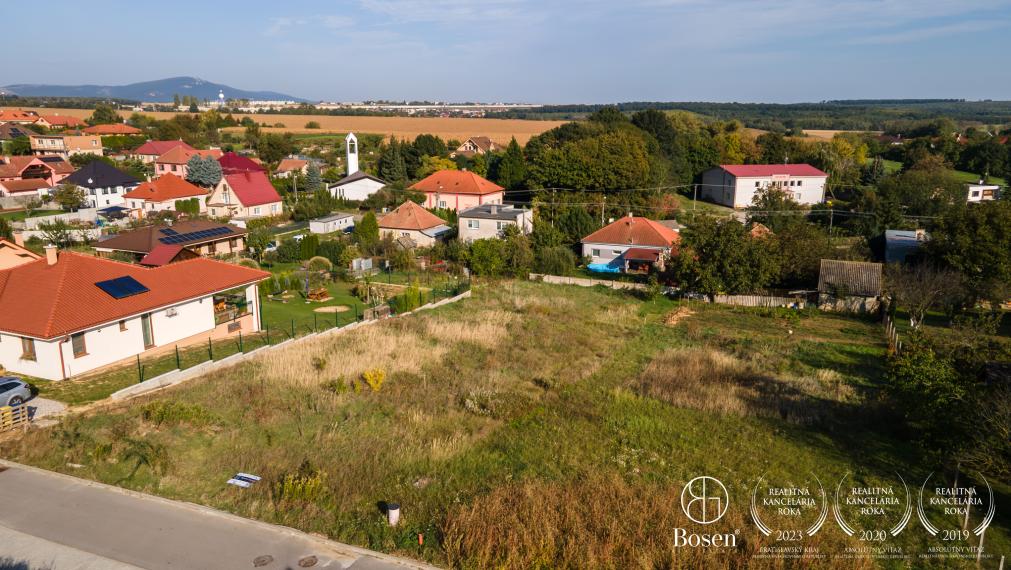 BOSEN | Stavebný pozemok, 1311 m2, Párovské Háje