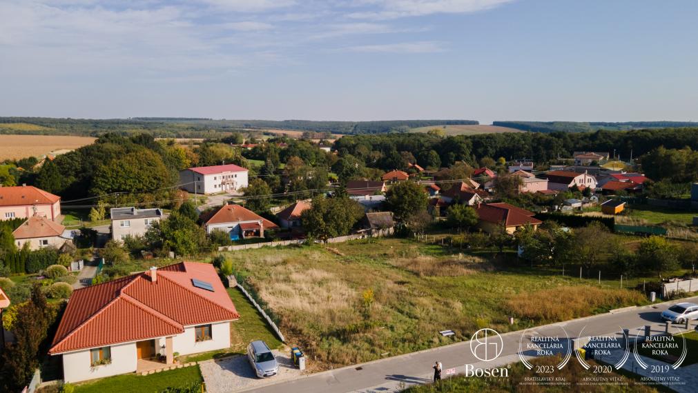 BOSEN | Stavebný pozemok, 1311 m2, Párovské Háje
