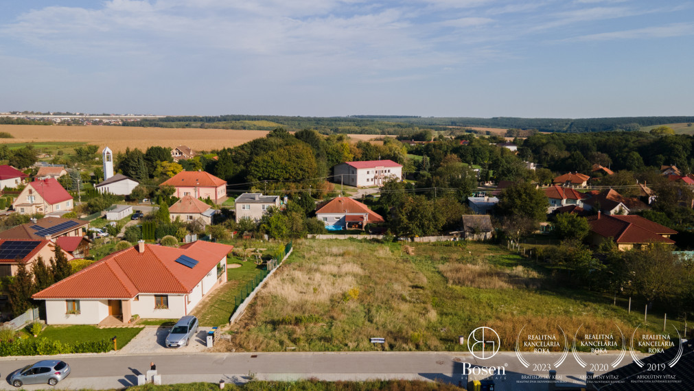 BOSEN | Stavebný pozemok, 1311 m2, Párovské Háje