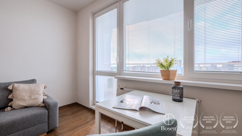 PREDANÉ - BOSEN | Garsónka s loggiou, Rovniankova - Petržalka