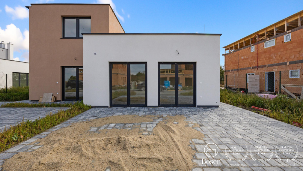 BOSEN | posledné 2  skolaudované RD-projekt Slnečné záhrady Hubice