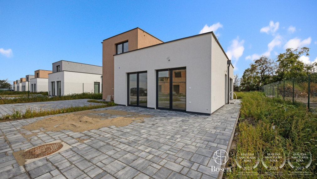 BOSEN | posledné 2  skolaudované RD-projekt Slnečné záhrady Hubice