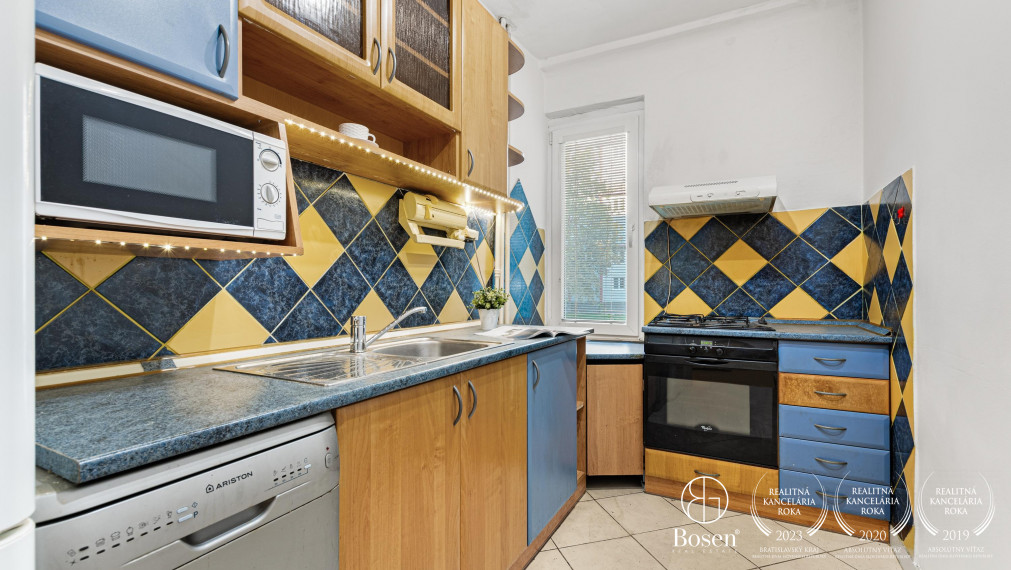 BOSEN | 3 izbový zariadený byt v pôvodnom stave, Haburská ul., BA - Ružinov, 68 m2