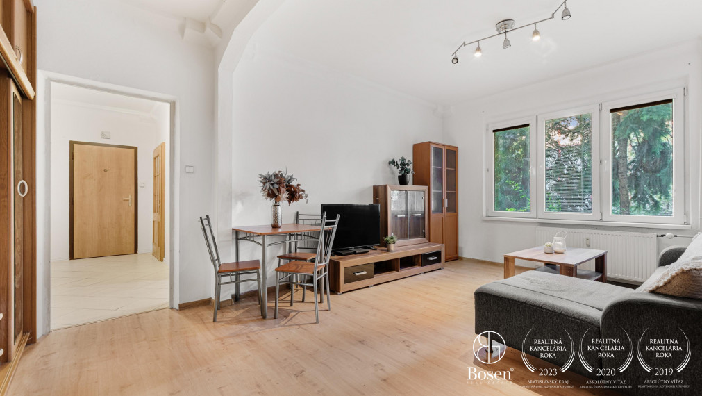 BOSEN | 3 izbový zariadený byt v pôvodnom stave, Haburská ul., BA - Ružinov, 68 m2