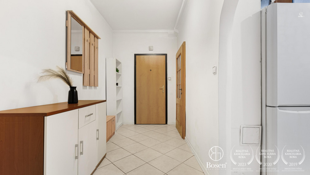 BOSEN | 3 izbový zariadený byt v pôvodnom stave, Haburská ul., BA - Ružinov, 68 m2