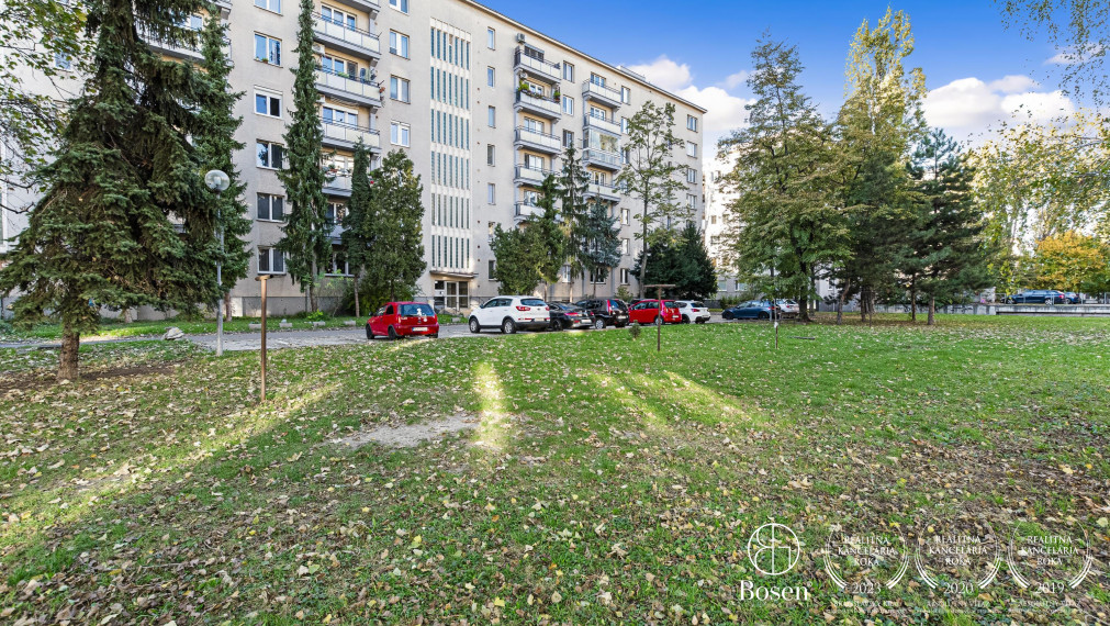 BOSEN | 3 izbový zariadený byt v pôvodnom stave, Haburská ul., BA - Ružinov, 68 m2