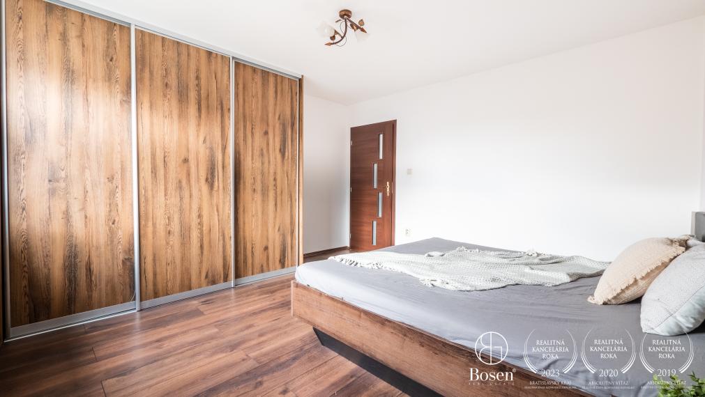 BOSEN | 7 izbový Rodinný dom s veľkou garážou!