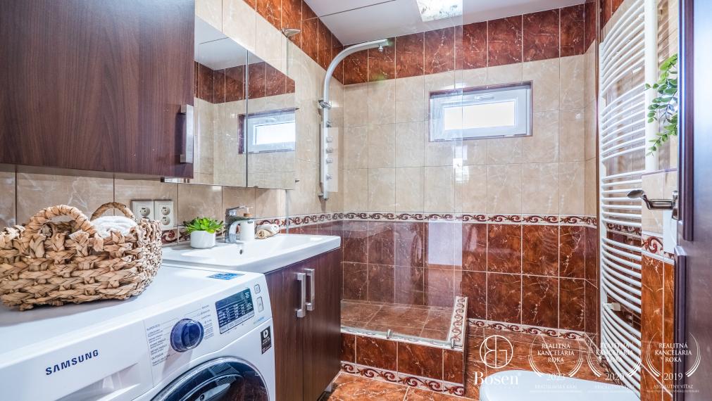 BOSEN | 7 izbový Rodinný dom s veľkou garážou!