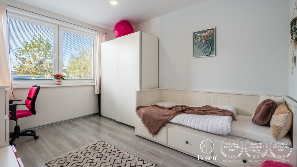 BOSEN | 4 izbový dom na predaj, terasa, 2x parking Hrubá Borša