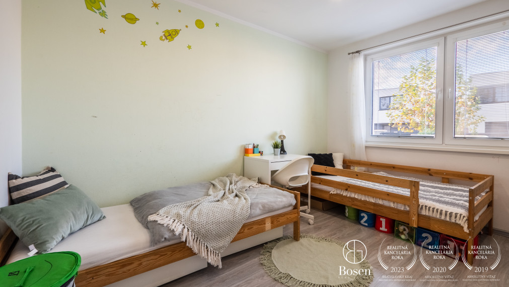 BOSEN | 4 izbový dom na predaj, terasa, 2x parking Hrubá Borša