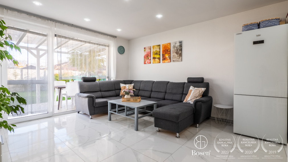 BOSEN | 4 izbový dom na predaj, terasa, 2x parking Hrubá Borša