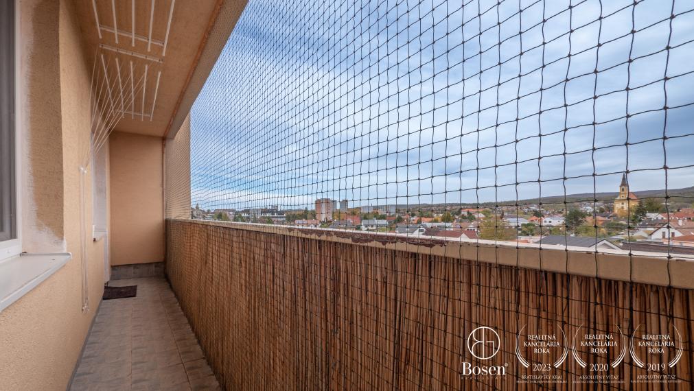 BOSEN | Na predaj 3 izbový byt po kompletnej rekonštrukcii s garážou, Stupava 75m2