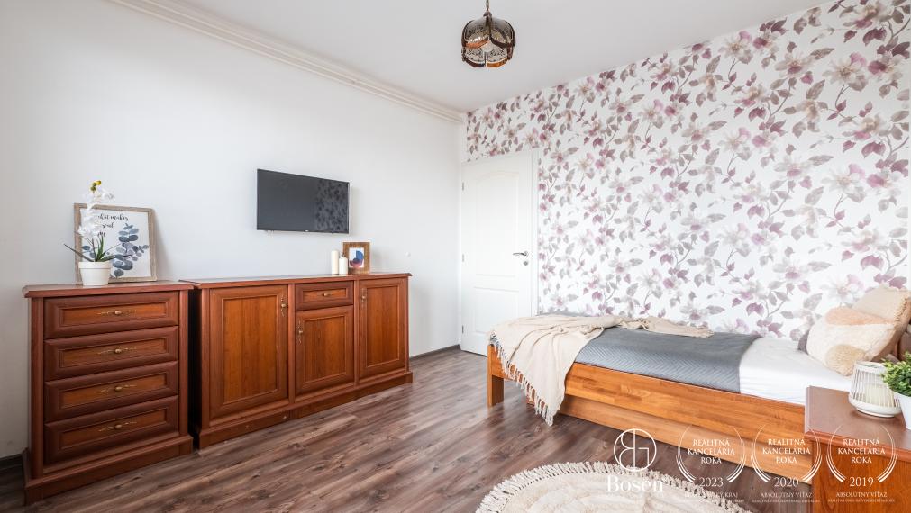 BOSEN | Na predaj 3 izbový byt po kompletnej rekonštrukcii s garážou, Stupava 75m2