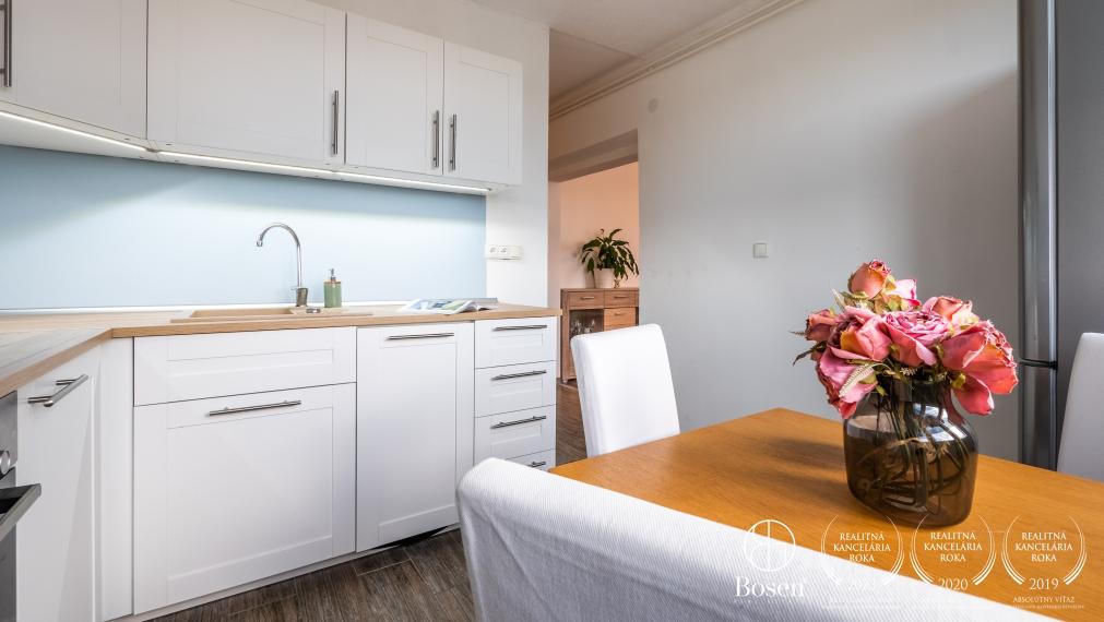 BOSEN | Na predaj 3 izbový byt po kompletnej rekonštrukcii s garážou, Stupava 75m2