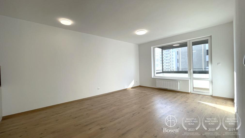 BOSEN | Prenájom 2 izbový byt s parkovacím státím a kobkou, RÍNOK RAČA, 64 m2