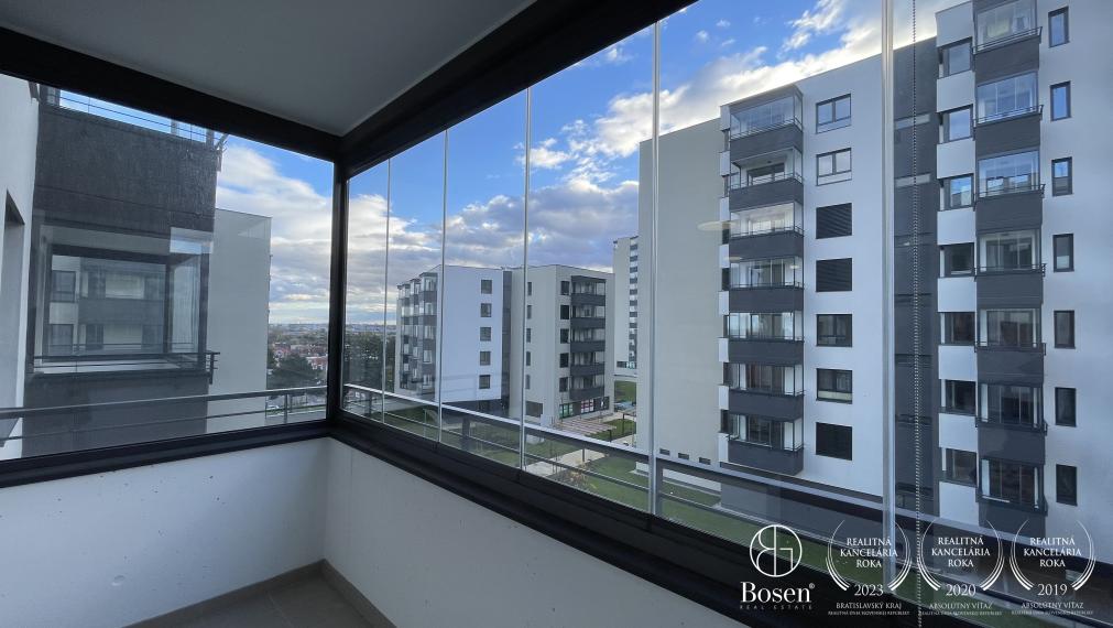 BOSEN | Prenájom 2 izbový byt s parkovacím státím a kobkou, RÍNOK RAČA, 64 m2