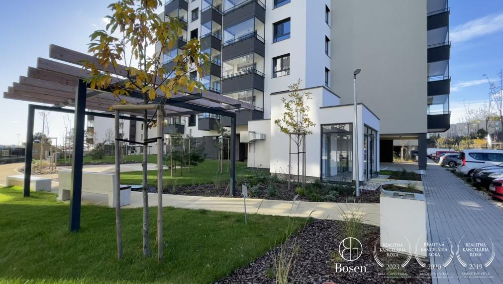 BOSEN | Prenájom 2 izbový byt s parkovacím státím a kobkou, RÍNOK RAČA, 64 m2