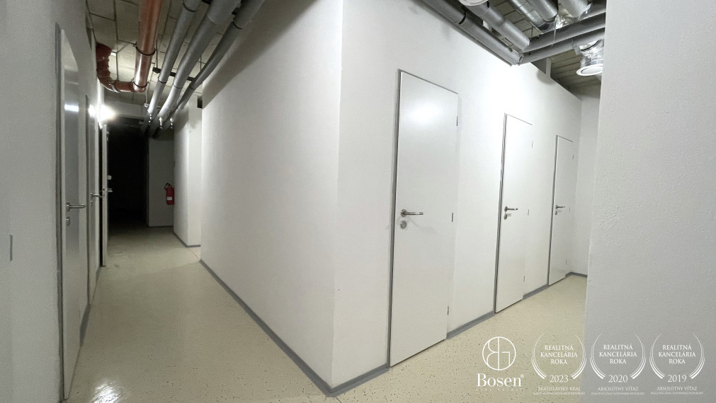 BOSEN | Prenájom 2 izbový byt s parkovacím státím a kobkou, RÍNOK RAČA, 64 m2