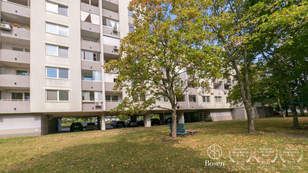 Zariadený 1 izbový byt blízko parku Ostredky v Ružinove