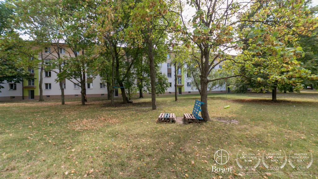 Zariadený 1 izbový byt blízko parku Ostredky v Ružinove