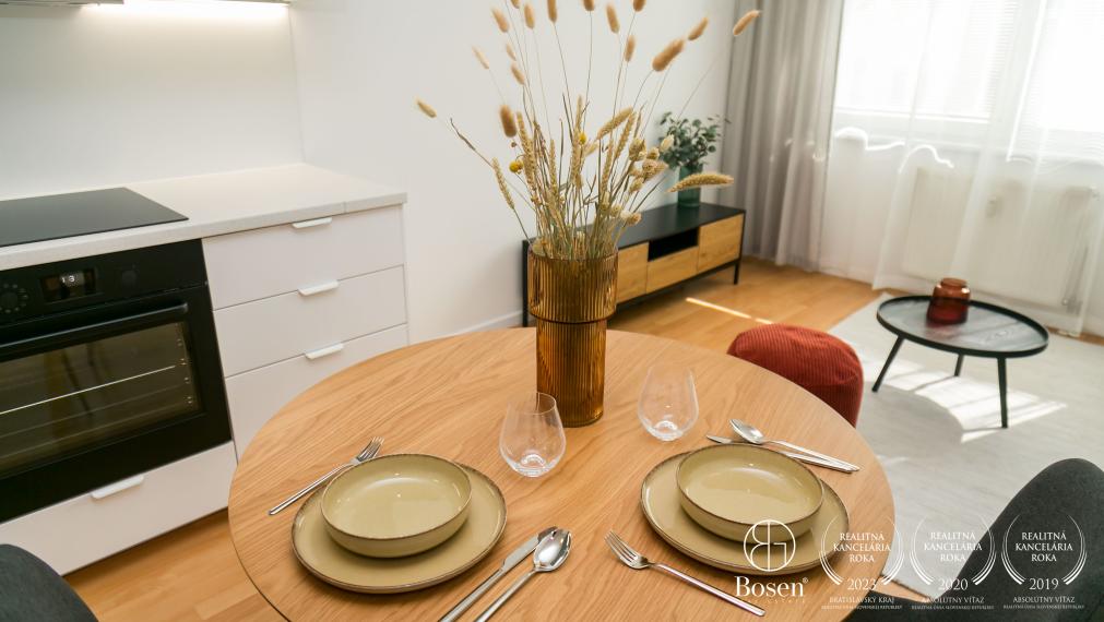 Zariadený 1 izbový byt blízko parku Ostredky v Ružinove