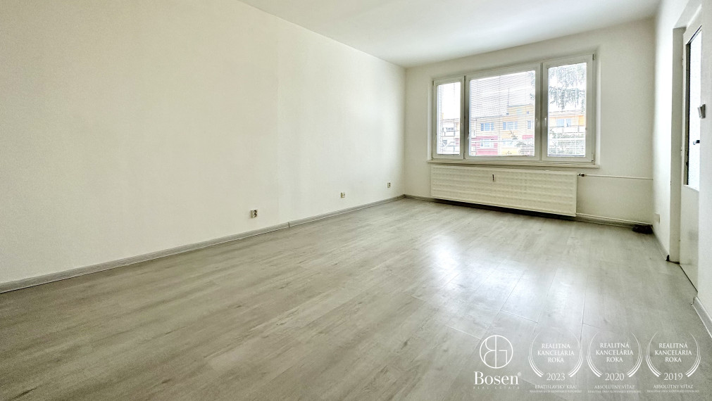 BOSEN | Na predaj, 1 izbový byt, centrum Fiľakovo.