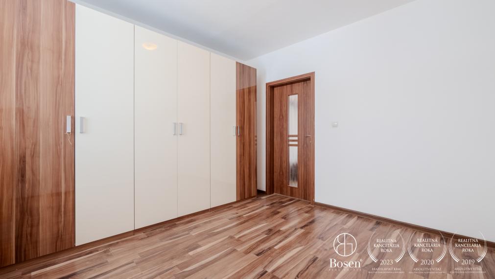BOSEN | Rezervované - Veľký 3i byt na prenájom, Benkova - Klokočina