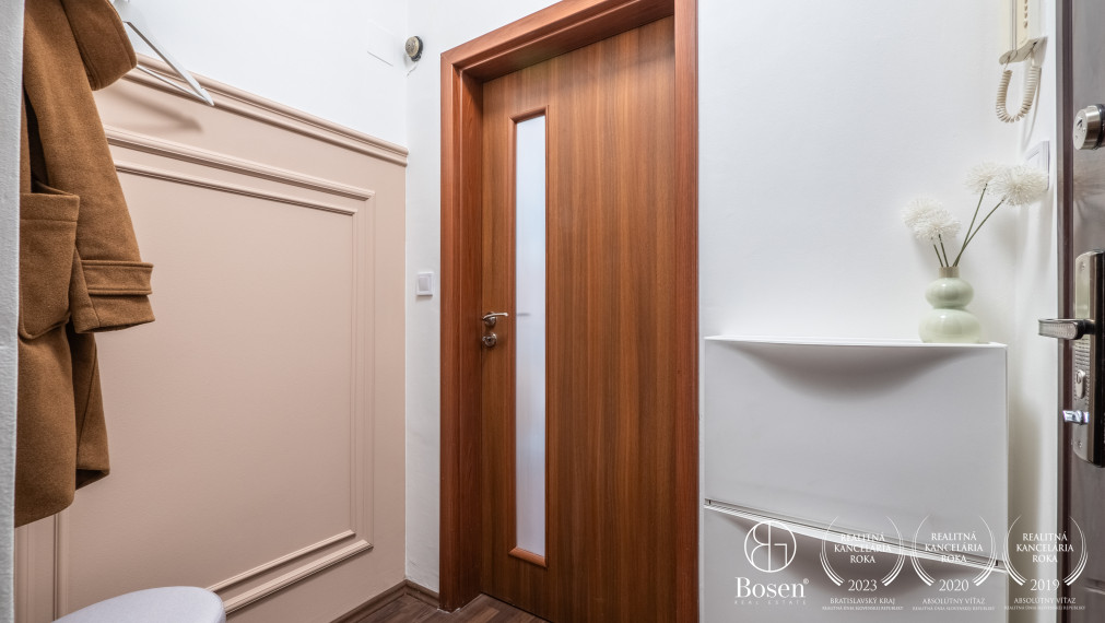 BOSEN | Prenájom - kompletne zariadený petfriendly 2 izb. byt v Ružinove, ul. Martinčekova