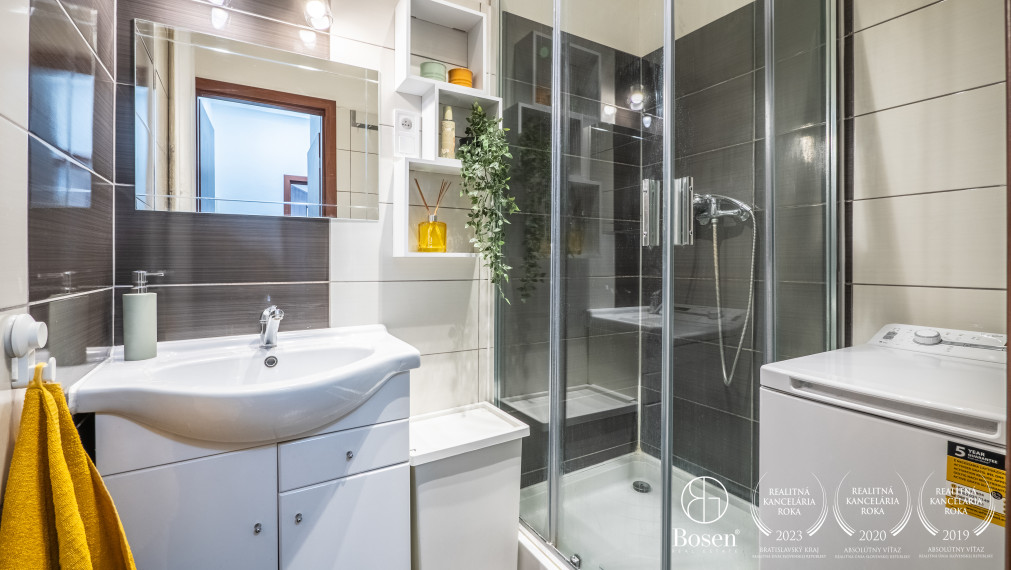 BOSEN | Prenájom - kompletne zariadený petfriendly 2 izb. byt v Ružinove, ul. Martinčekova