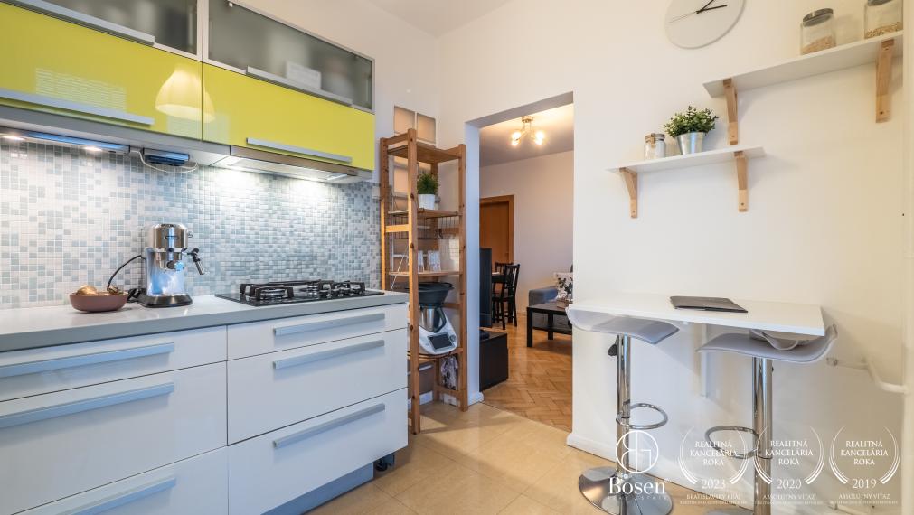 REZERVOVANÉ - BOSEN | Prenájom klimatizovaný 2 izbový byt s balkónom, ulica Sputniková, Bratislava - m.č. Ružinov