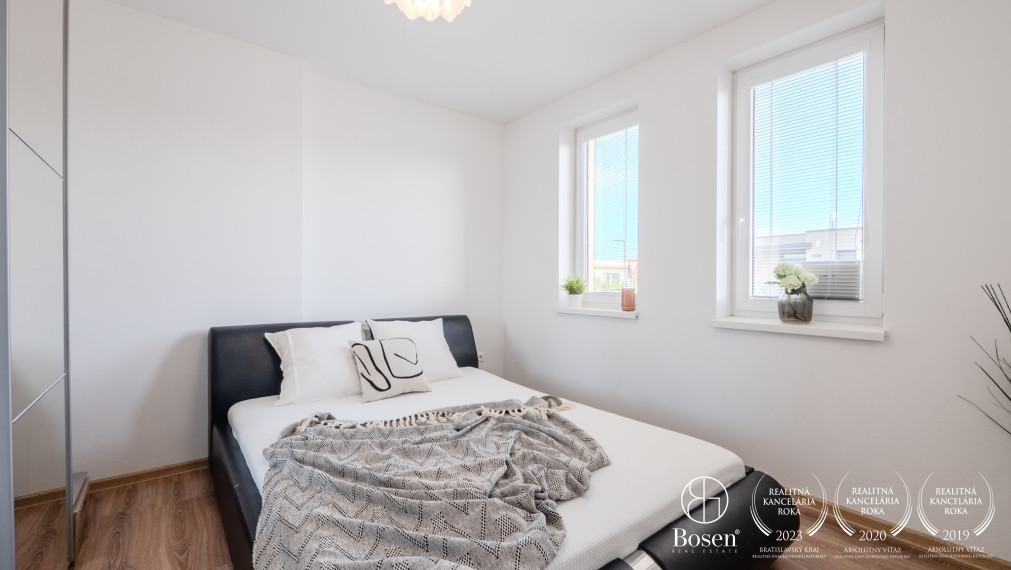 BOSEN | Novostavba kompletne zariadeného 3 izbového rodinného domu s výbornou dostupnosťou do Bratislavy, 242m2