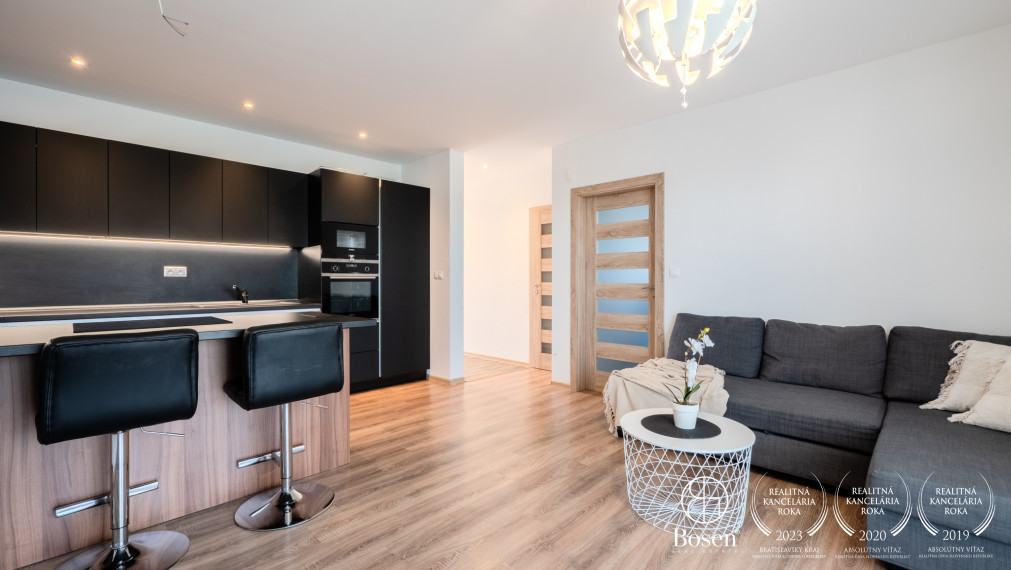 BOSEN | Novostavba kompletne zariadeného 3 izbového rodinného domu s výbornou dostupnosťou do Bratislavy, 242m2
