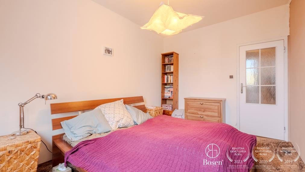 BOSEN I PRENAJATÉ: 3+kk izbový byt v tichej lokalite v Karlovej Vsi, ulica Hlaváčiková