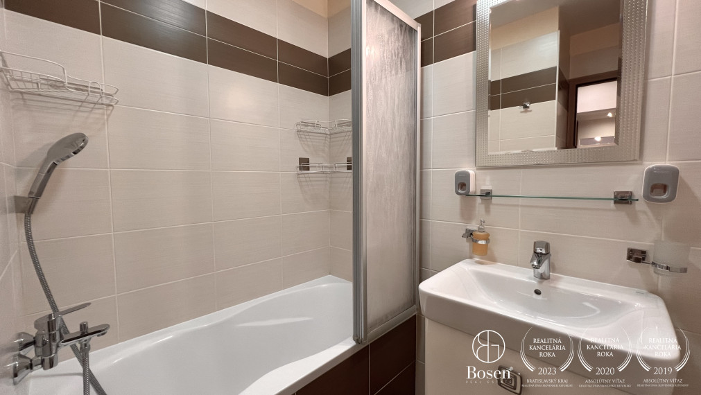 BOSEN I Prenájom zariadeného 3 izbového bytu v Ružinove, ulica Priemyselná