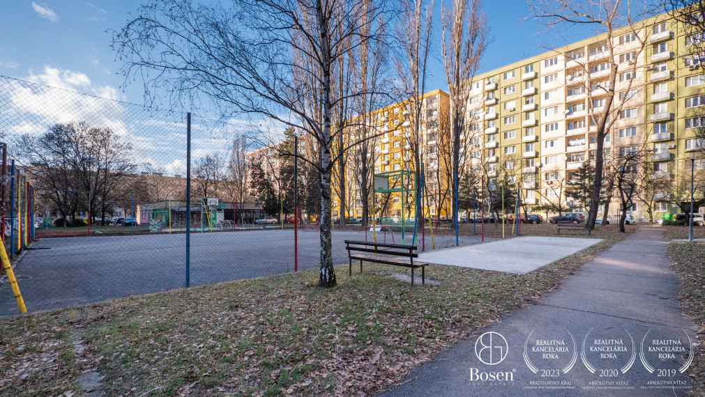 PREDANÉ: BOSEN | Zrekonštruovaný 3 izb. byt v blízkosti OC Retro, Rumančeková