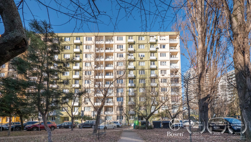 PREDANÉ: BOSEN | Zrekonštruovaný 3 izb. byt v blízkosti OC Retro, Rumančeková