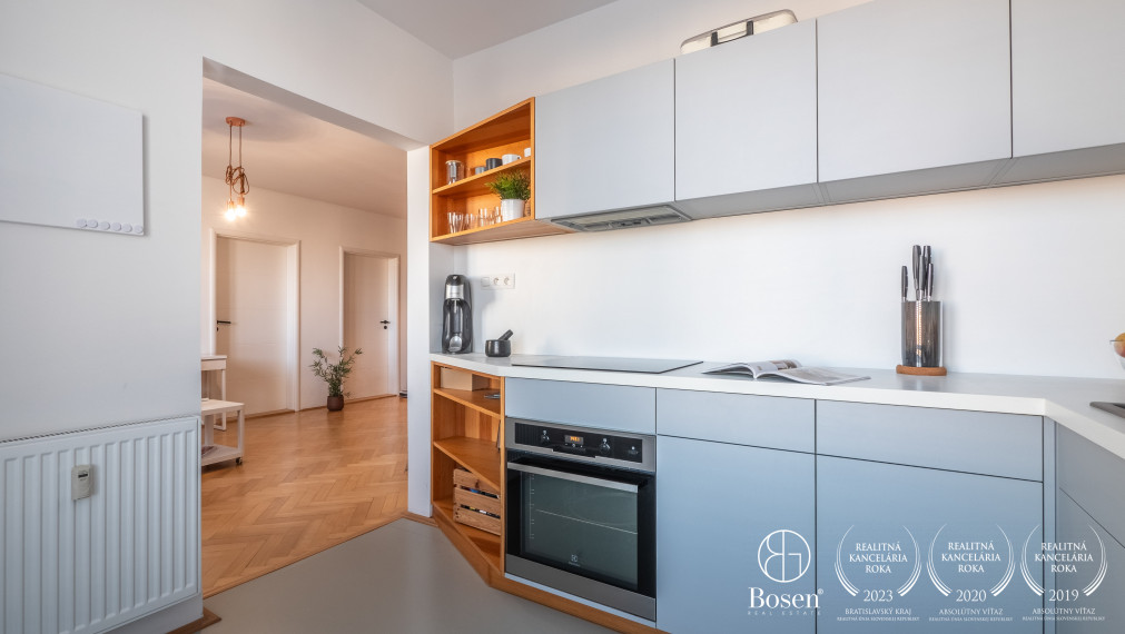 PREDANÉ: BOSEN | Zrekonštruovaný 3 izb. byt v blízkosti OC Retro, Rumančeková