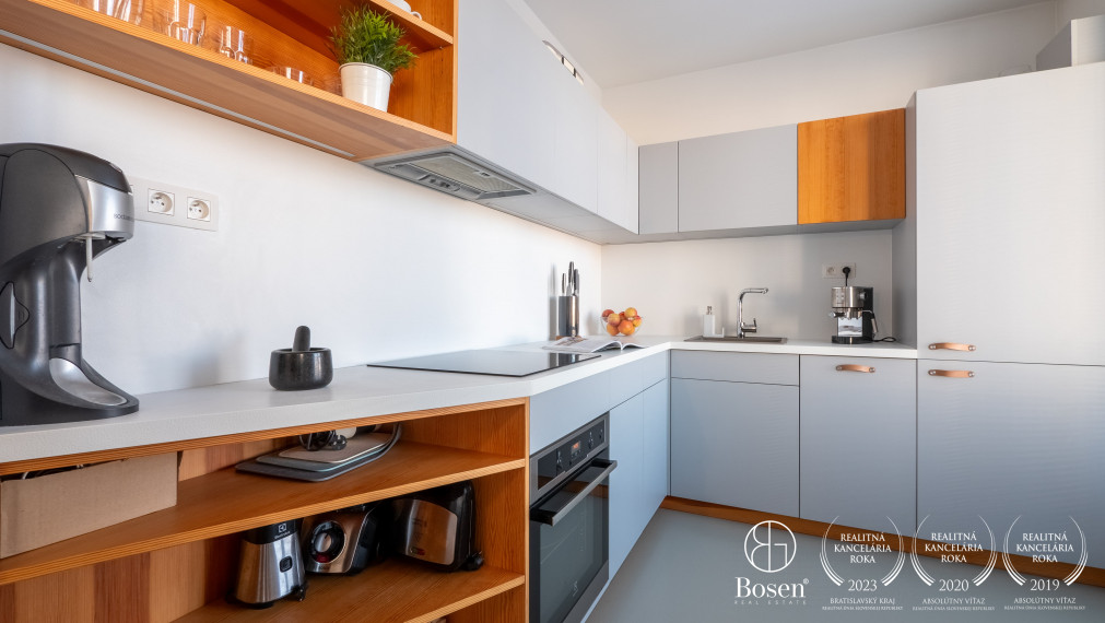 PREDANÉ: BOSEN | Zrekonštruovaný 3 izb. byt v blízkosti OC Retro, Rumančeková