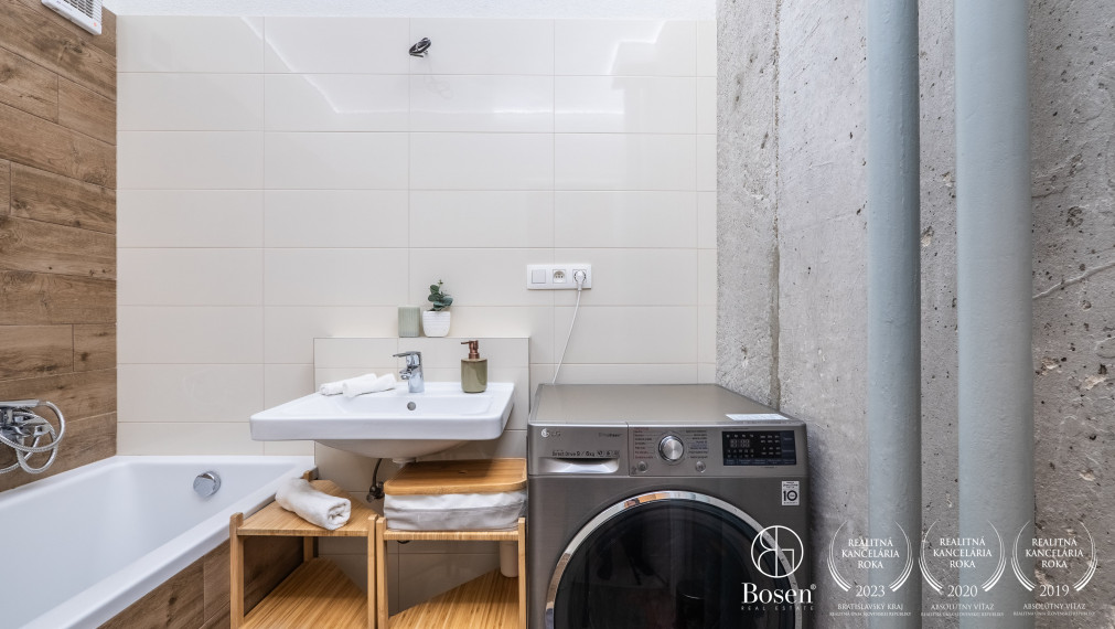 PREDANÉ: BOSEN | Zrekonštruovaný 3 izb. byt v blízkosti OC Retro, Rumančeková