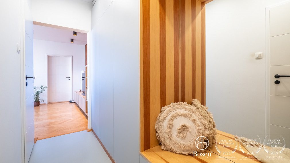 PREDANÉ: BOSEN | Zrekonštruovaný 3 izb. byt v blízkosti OC Retro, Rumančeková