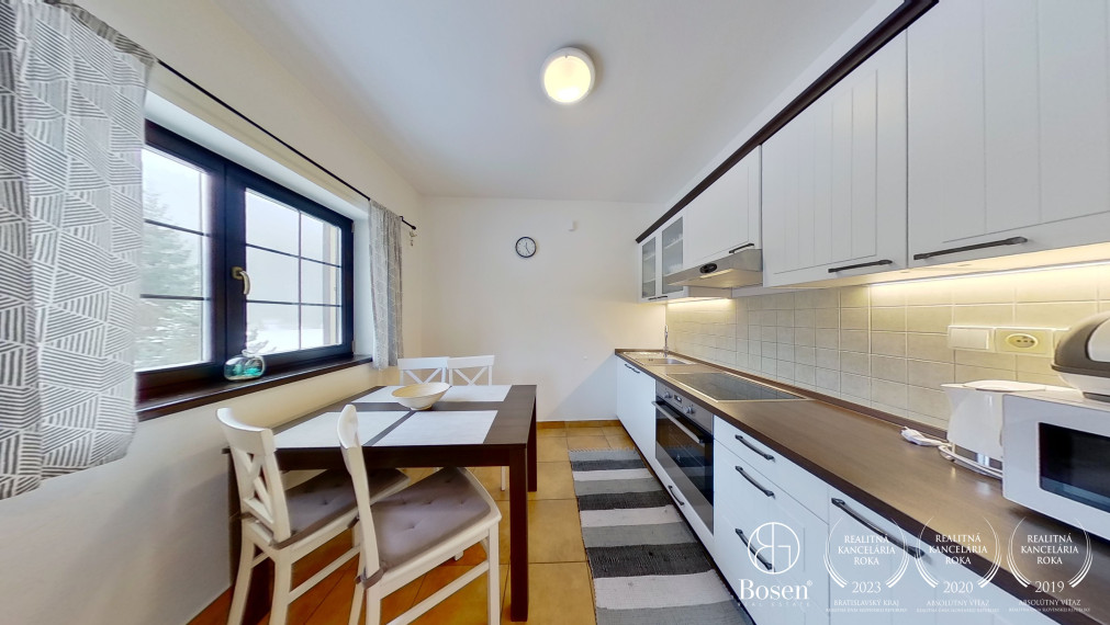 BOSEN | Zariadený 2 izbový byt využívaný ako apartmán s parkovacím miestom a pivnicou, Hrabovská Dolina, Ružomberok
