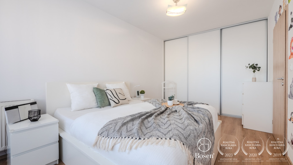 PREDANÉ: BOSEN | Moderný 2 izbový byt s balkónom a garážovým parkovacím miestom, Rovinka, 65m2