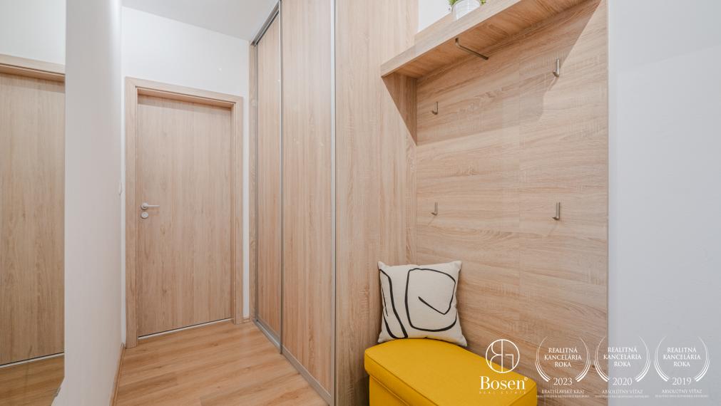 PREDANÉ: BOSEN | Moderný 2 izbový byt s balkónom a garážovým parkovacím miestom, Rovinka, 65m2