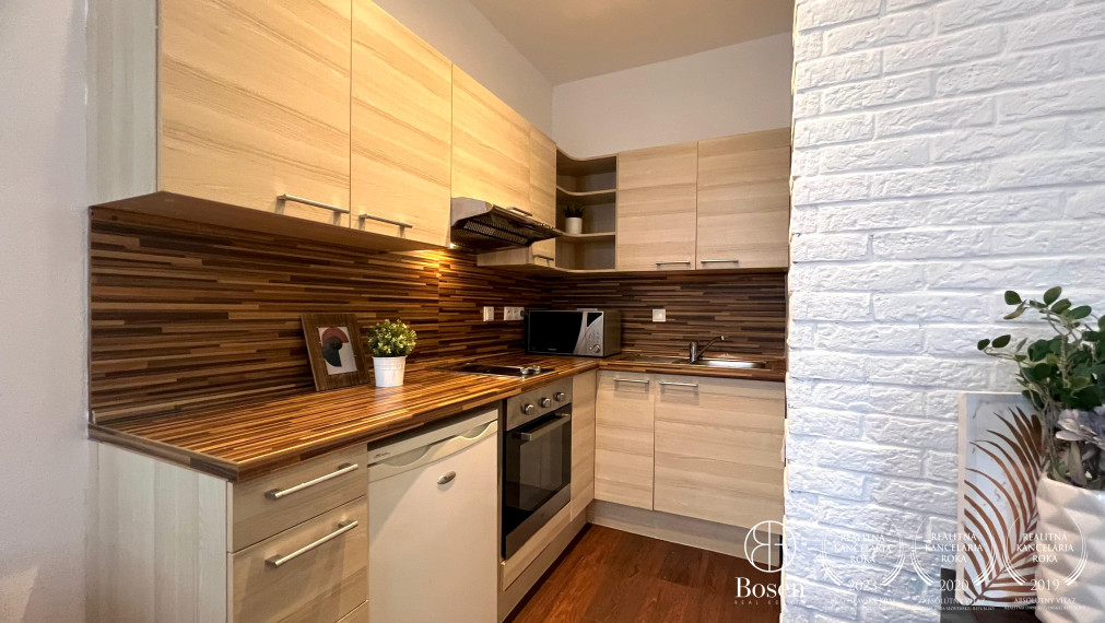 BOSEN | Prenájom 1 izbový byt, ulica Jelenia, Bratislava - m.č. Staré Mesto