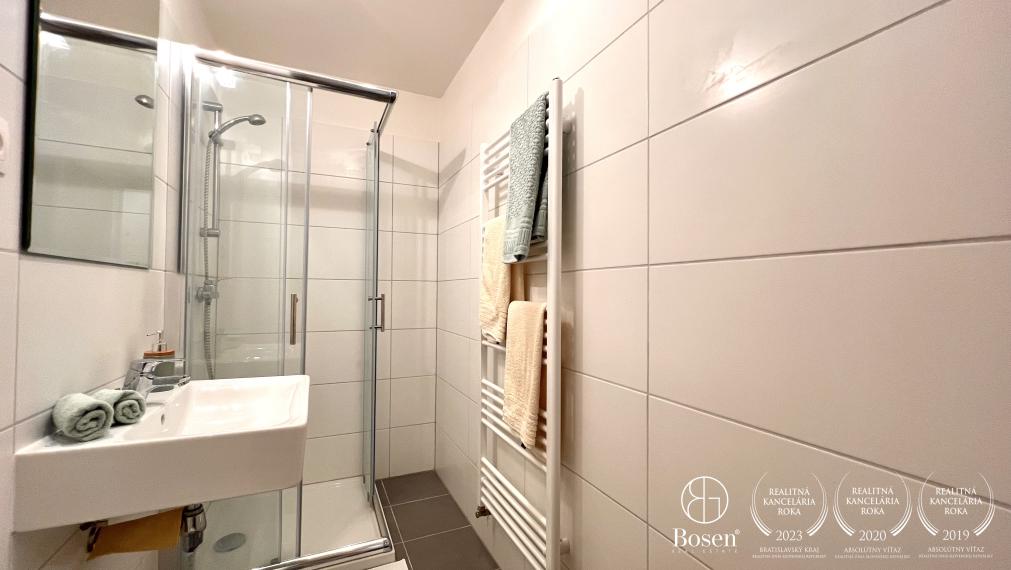 BOSEN I PRENAJATÉ - 1 izbový byt v Slnečniciach